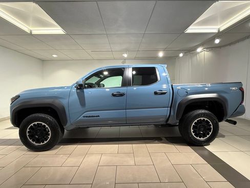 Certified 2026 Toyota Tacoma TRD Off-Road AWD/4WD image 2