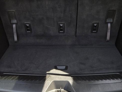 Used 2024 GMC Yukon SLT image 10