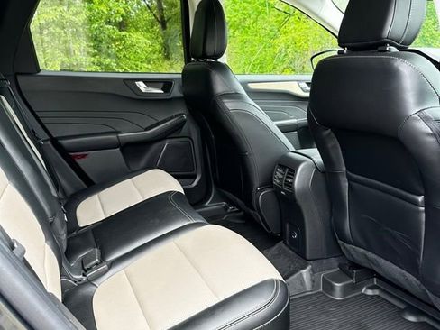 Used 2022 Ford Escape Titanium w/ Titanium Premium Package image 19