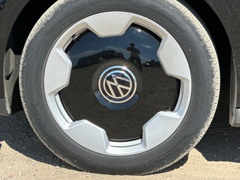 New 2025 Volkswagen ID. Buzz Pro S Plus image 24