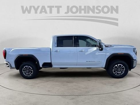 New 2026 GMC Sierra 2500 SLT AWD/4WD image 6