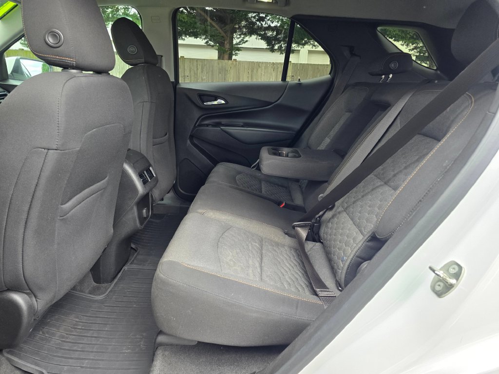 Used 2018 Chevrolet Equinox LT FWD image 25