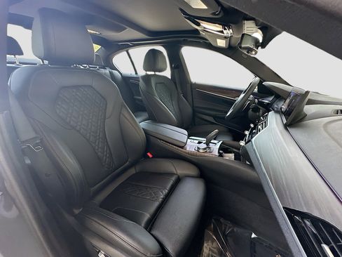 Used 2023 BMW 540i w/ Convenience Package image 29