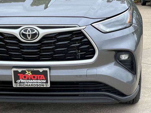 Used 2023 Toyota Highlander XLE FWD image 8