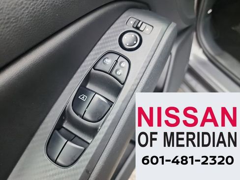 Used 2024 Nissan Altima 2.5 SV image 10