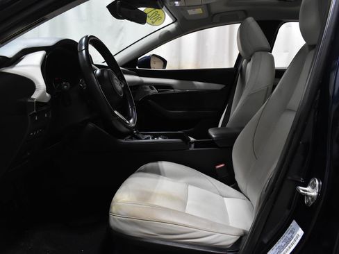 Used 2021 MAZDA MAZDA3 s image 3