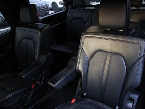 Used 2021 Ford Expedition Limited image 32