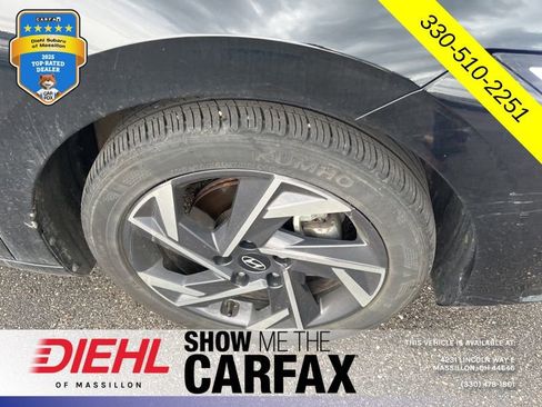 Used 2024 Hyundai Elantra Limited image 9