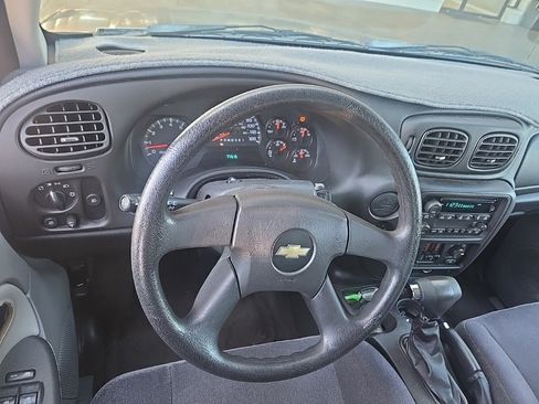 Used 2009 Chevrolet TrailBlazer LT image 4