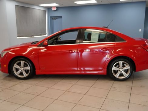 Used 2015 Chevrolet Cruze LT w/ Sun, Sound and Sport Package FWD image 2