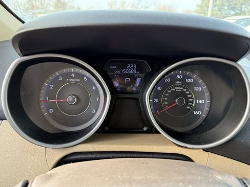 Used 2012 Hyundai Elantra Limited image 8