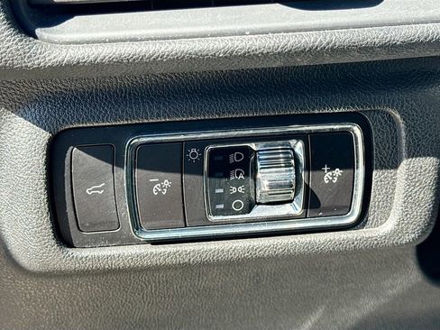 Used 2023 Lincoln Corsair AWD image 12