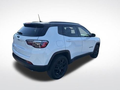 Used 2022 Jeep Compass Altitude w/ Convenience Group image 5