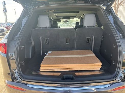 Used 2023 Buick Enclave Essence w/ Experience Buick Package image 18