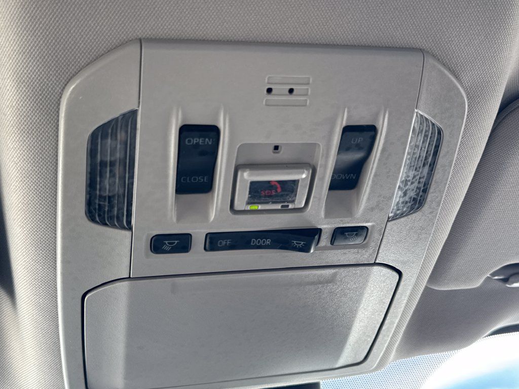 Used 2023 Toyota Highlander XLE AWD/4WD image 33