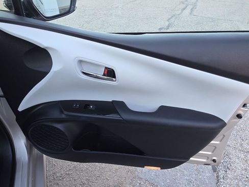 Used 2017 Toyota Prius Prime Plus image 26