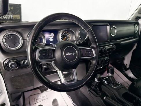 Used 2021 Jeep Wrangler Unlimited Sahara w/ Uconnect 4C Nav & Sound Group AWD/4WD image 9