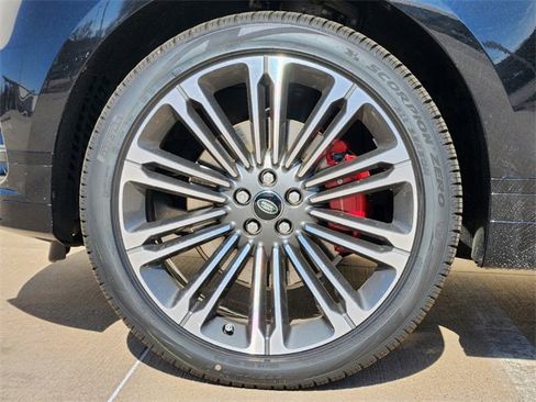 New 2025 Land Rover Range Rover Velar Dynamic SE image 10