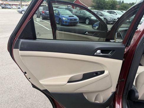 Used 2016 Hyundai Tucson Limited w/ Option Group 03 FWD image 18