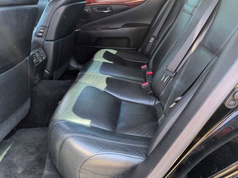 Used 2012 Lexus LS 460 w/ Comfort Pkg image 18