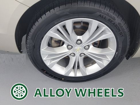 Used 2015 Chevrolet Impala LT w/ Convenience Package image 12