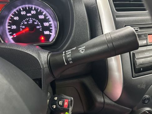 Used 2014 Nissan Versa SV image 33