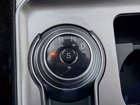 Used 2024 Ford Edge SEL w/ Convenience Package image 34