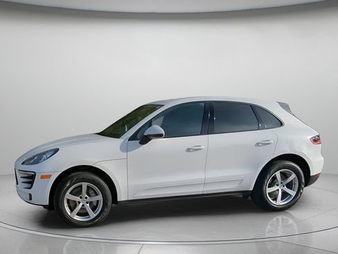Used 2018 Porsche Macan image 14