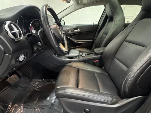 Used 2019 Mercedes-Benz GLA 250 4MATIC image 13
