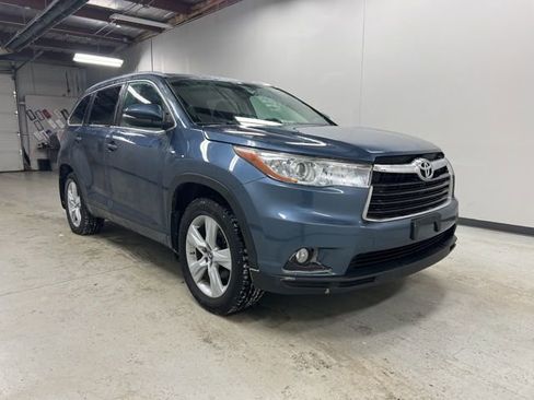 Used 2016 Toyota Highlander Limited image 3