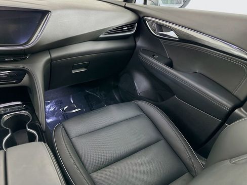 Used 2023 Buick Envision Essence image 31