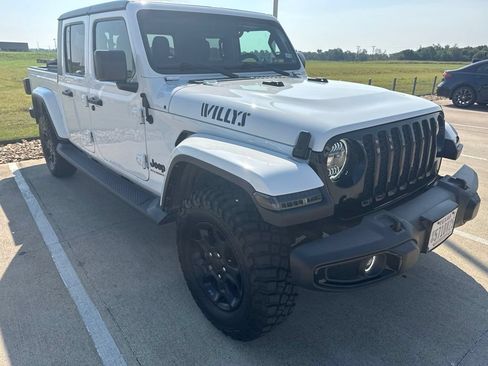 Used 2023 Jeep Gladiator Sport AWD/4WD image 1