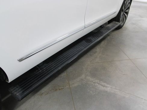 Used 2024 Lincoln Navigator L Reserve AWD/4WD image 13