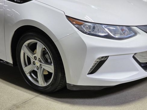 Used 2017 Chevrolet Volt LT w/ Comfort Package FWD image 10