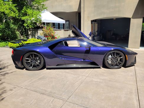 Used 2021 Ford GT image 4