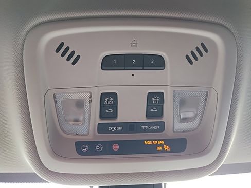 Used 2020 Chevrolet Traverse RS image 46