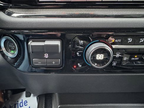 Used 2024 Chevrolet Silverado 1500 ZR2 w/ Technology Package image 36