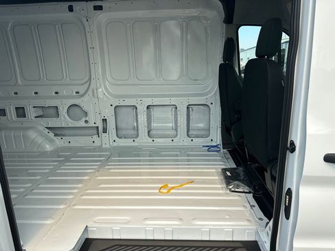 New 2026 Ford Transit 250 148 Medium Roof RWD image 15