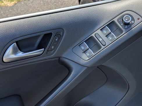 Used 2013 Volkswagen Tiguan S AWD/4WD image 11
