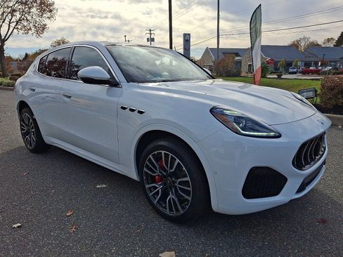 Used 2025 Maserati Grecale GT AWD/4WD image 2