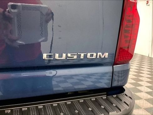 Used 2025 Chevrolet Silverado 2500 Custom w/ Custom Convenience Package AWD/4WD image 9