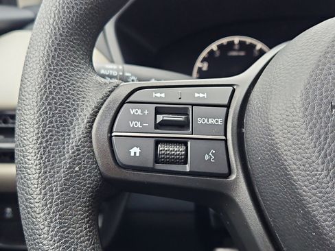 Certified 2025 Honda HR-V LX image 19