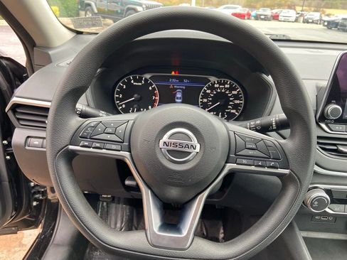 Used 2022 Nissan Altima 2.5 SV image 11