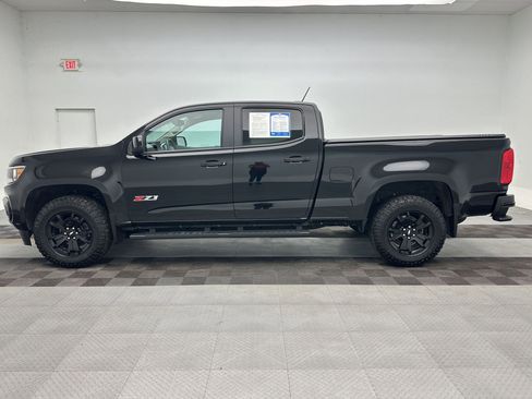 Certified 2022 Chevrolet Colorado Z71 w/ Z71 Midnight Edition AWD/4WD image 2