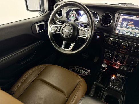 Used 2022 Jeep Wrangler Unlimited Rubicon 4xe w/ Cold Weather Group image 31