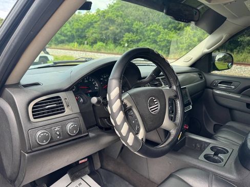 Used 2010 Chevrolet Avalanche LT w/ Suspension Package, Off-Road image 11