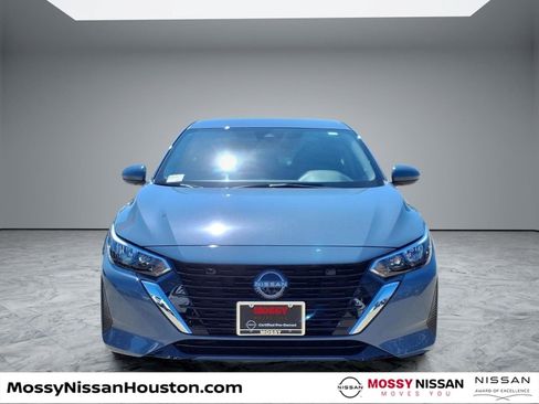 Used 2025 Nissan Sentra SV FWD image 3