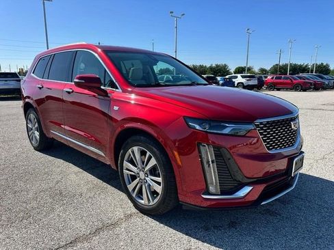 Used 2024 Cadillac XT6 Premium Luxury FWD image 8