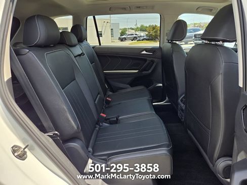 Used 2023 Volkswagen Tiguan SE w/ Panoramic Sunroof Package FWD image 21
