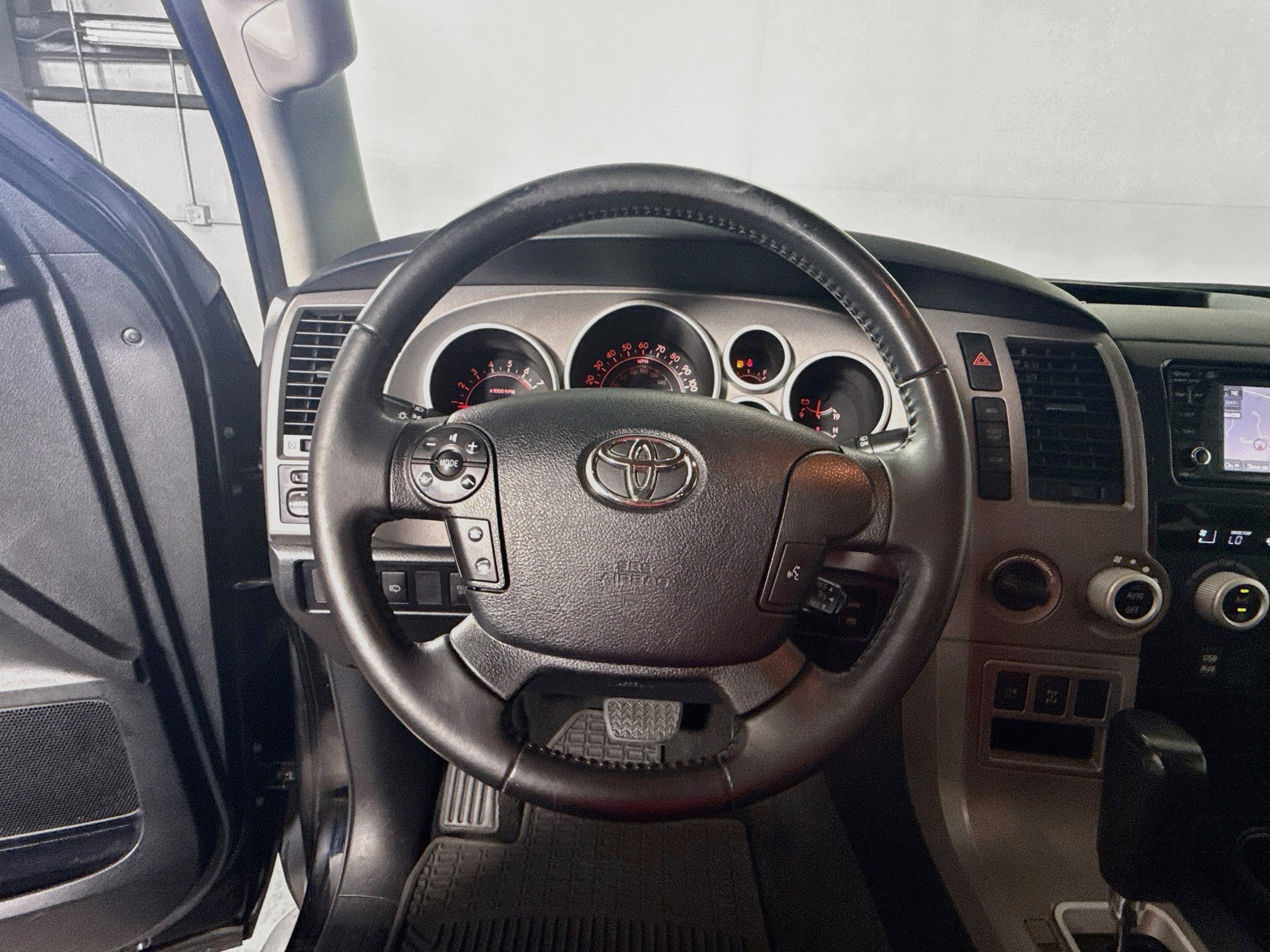 Used 2013 Toyota Sequoia SR5 w/ Sport Appearance Pkg AWD/4WD image 11